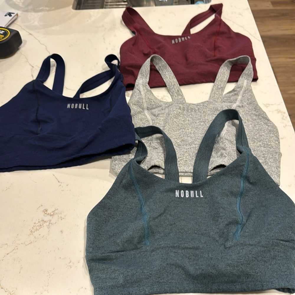 Lot of 4 nobull M sports bras